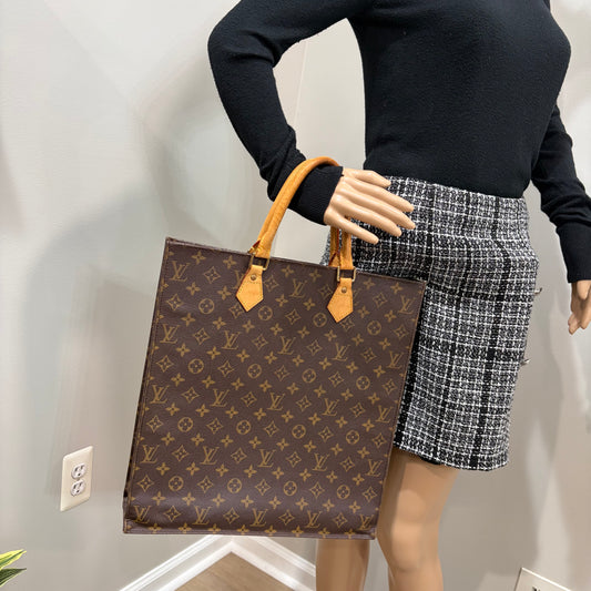 #1711 LOUIS VUITTON Monogram Sac Plat