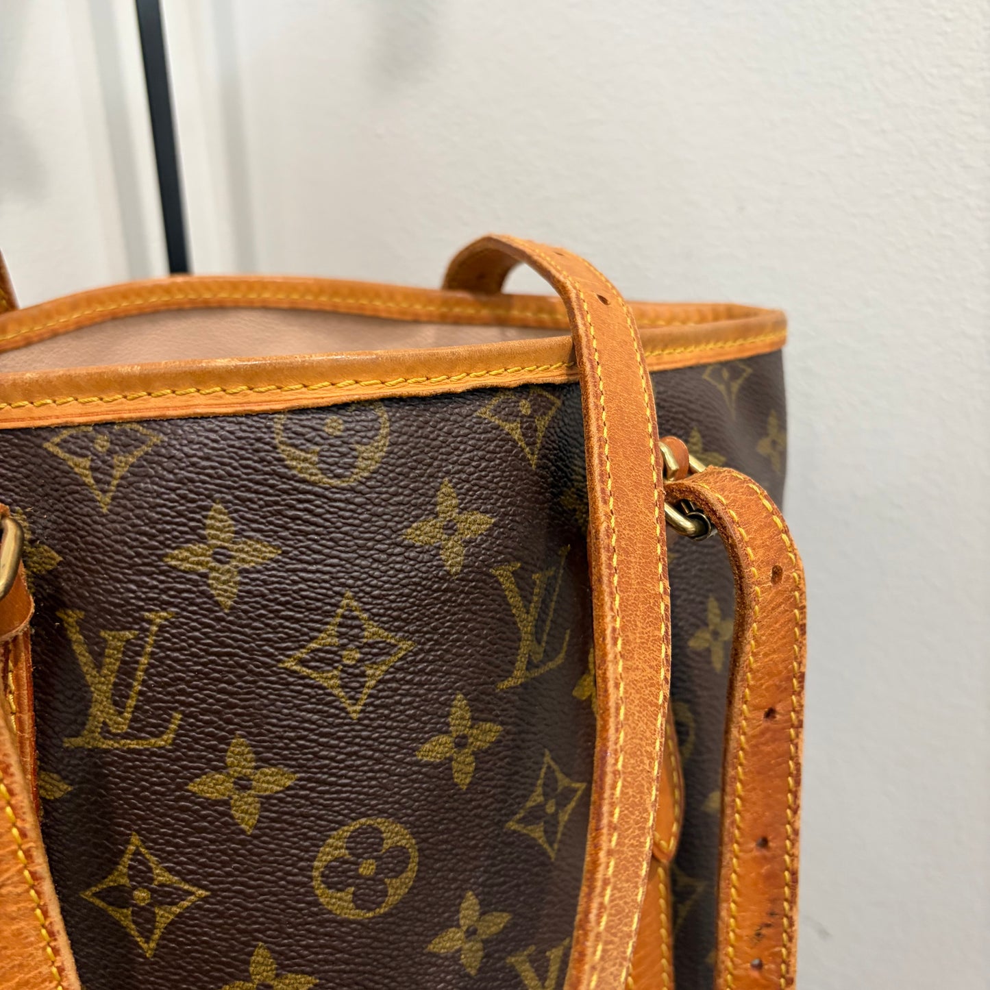 #8202 LOUIS VUITTON Monogram Bucket GM