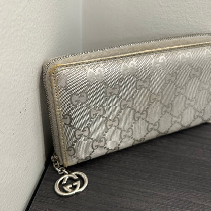 #207 GUCCI  Zip Wallet