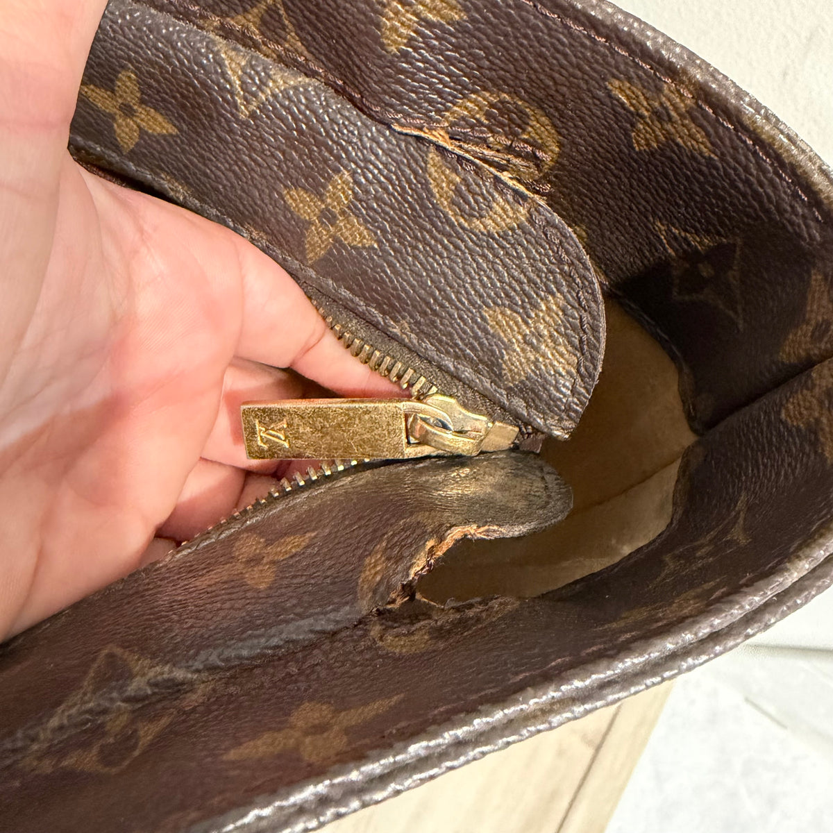 LOUIS VUITTON Luco Tote(Oct 31)