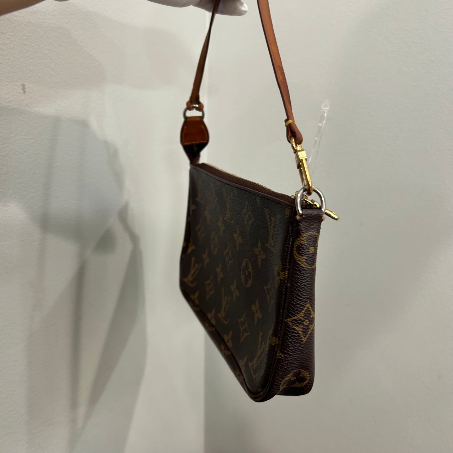 #306 LOUIS VUITTON Pochette