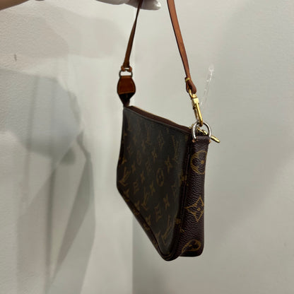 #306 LOUIS VUITTON Pochette