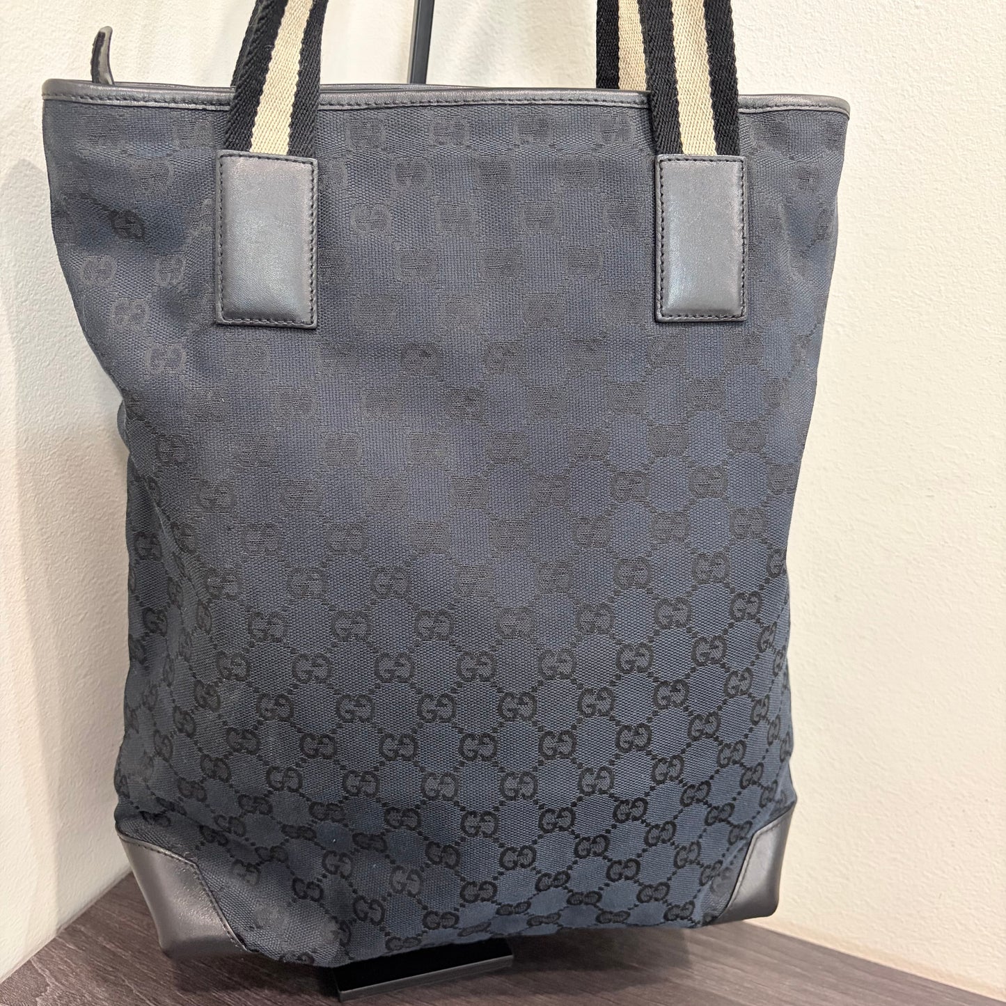 #8200 GUCCI Black GG Canvas Leather Web Tote