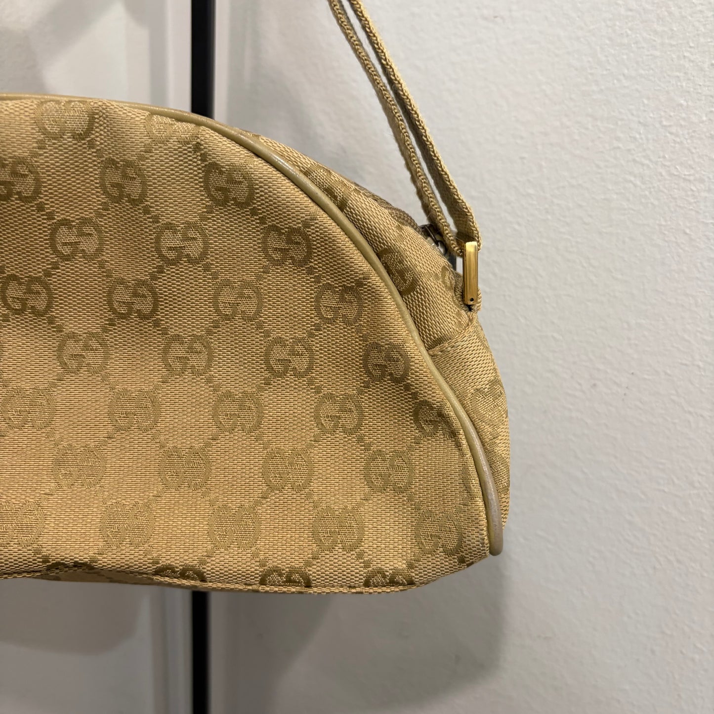 #8208 GUCCI Brown/Green Canvas Shoulder Bag