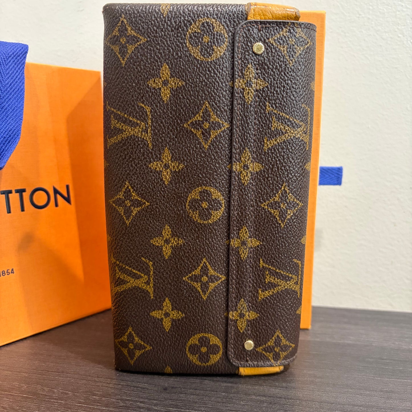 #1101-01 LOUIS VUITTON Limited Edition Portefeuille Elysee Wallet with Removable Chain