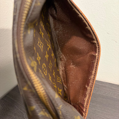 BF-06 LOUIS VUITTON Clutch