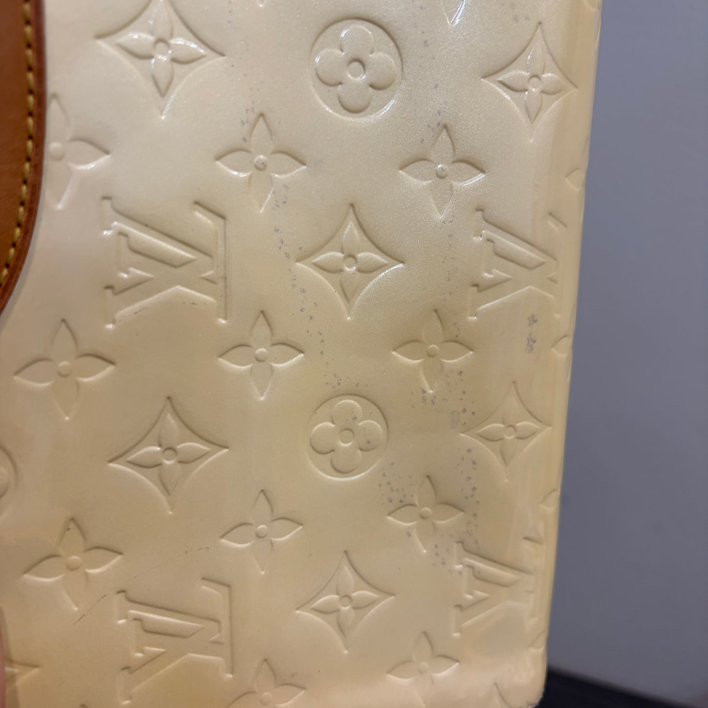 #8266 LOUIS VUITTON Roxbury