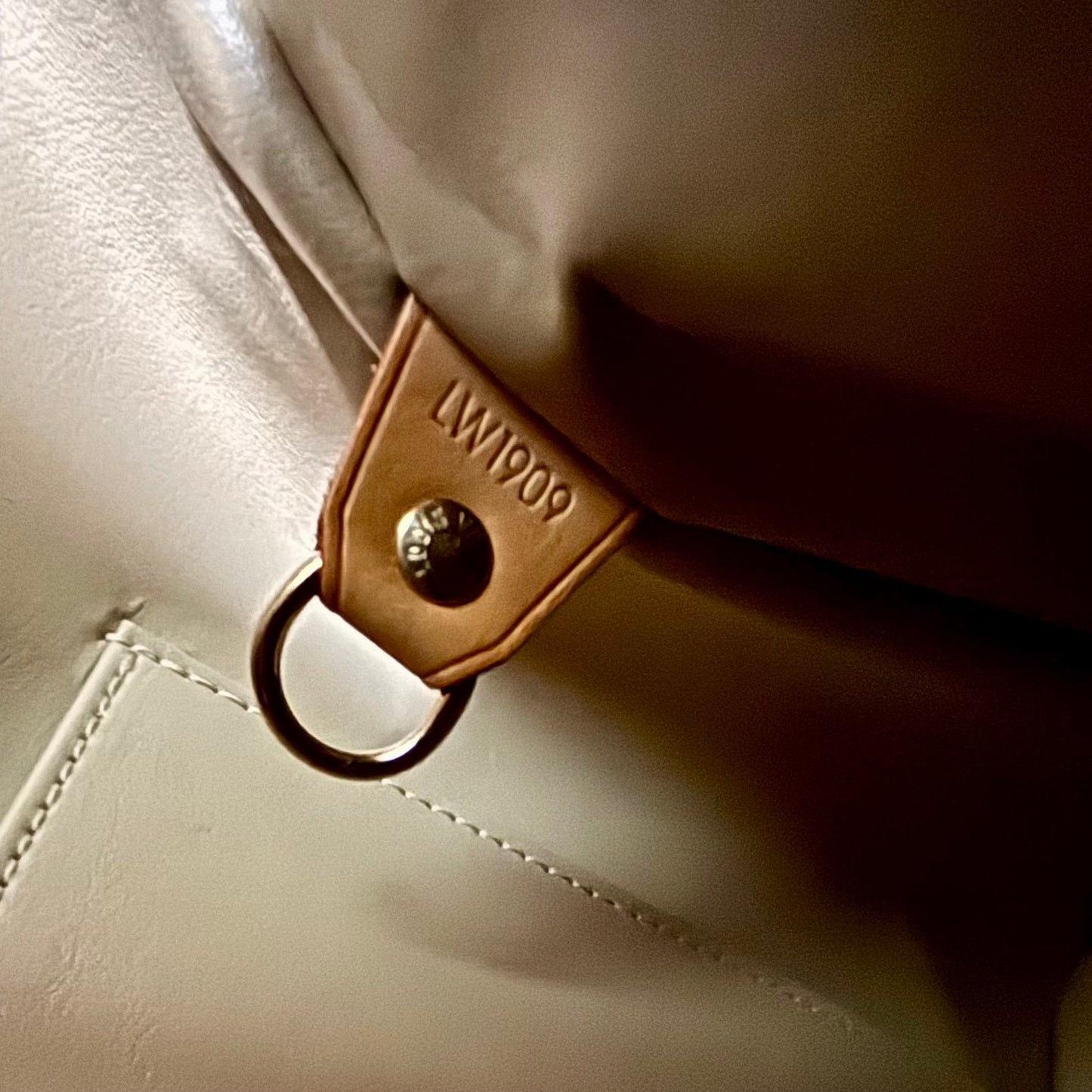 1120 LOUIS VUITTON Yellow Vernis Houston Tote