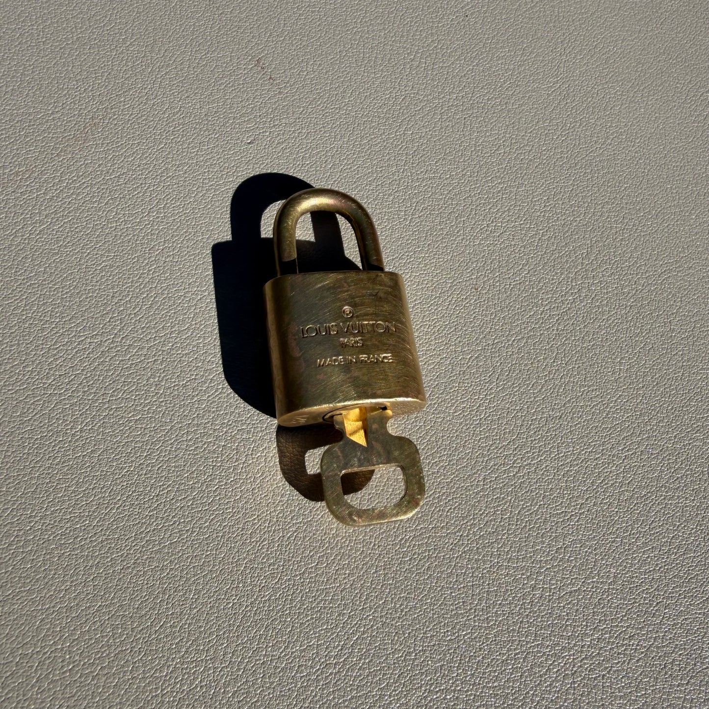 #1101-10 LOUIS VUITTON Lock & Key No. 321