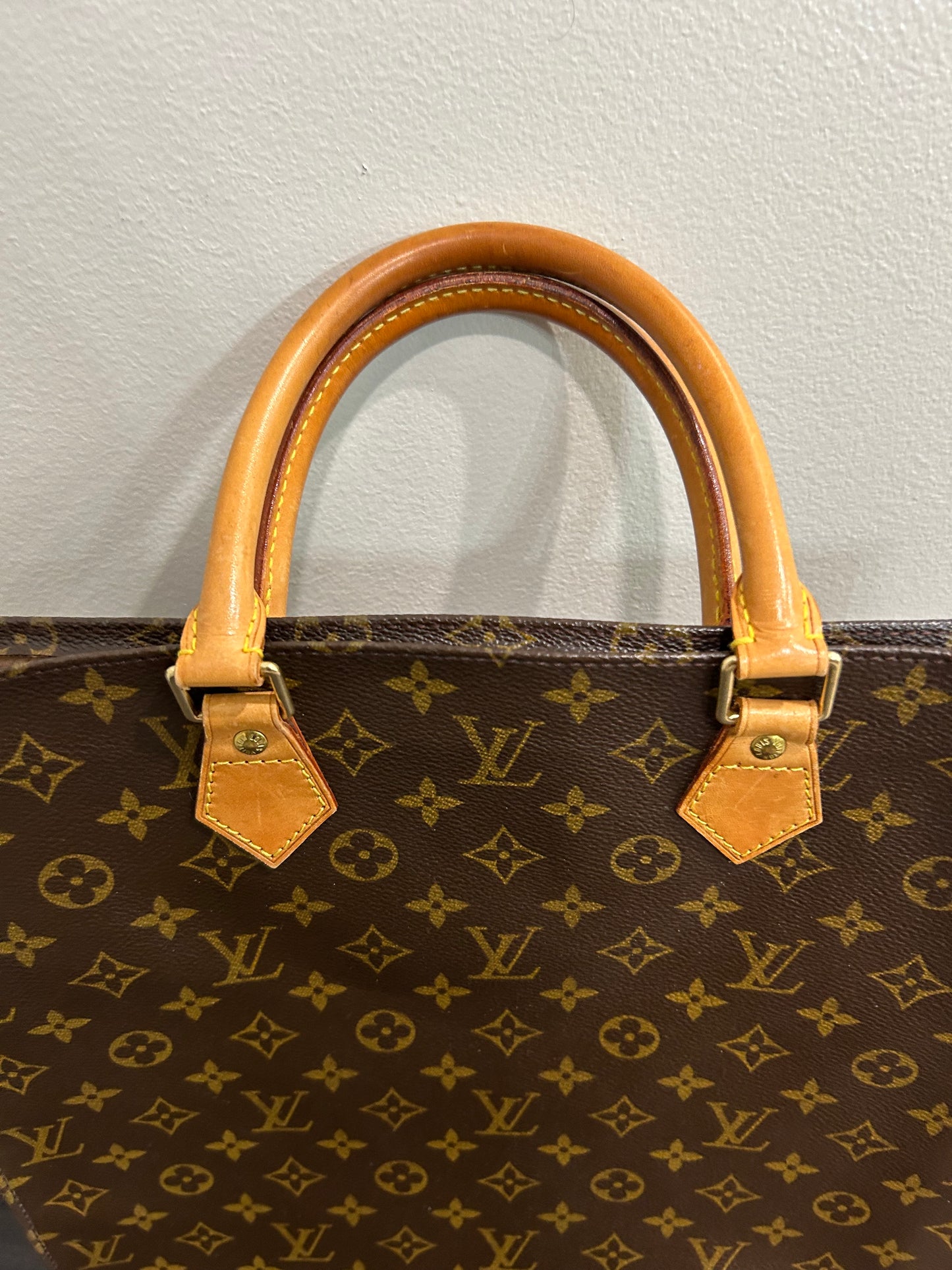 SOLD! Louis Vuitton Monogram Sac Plat