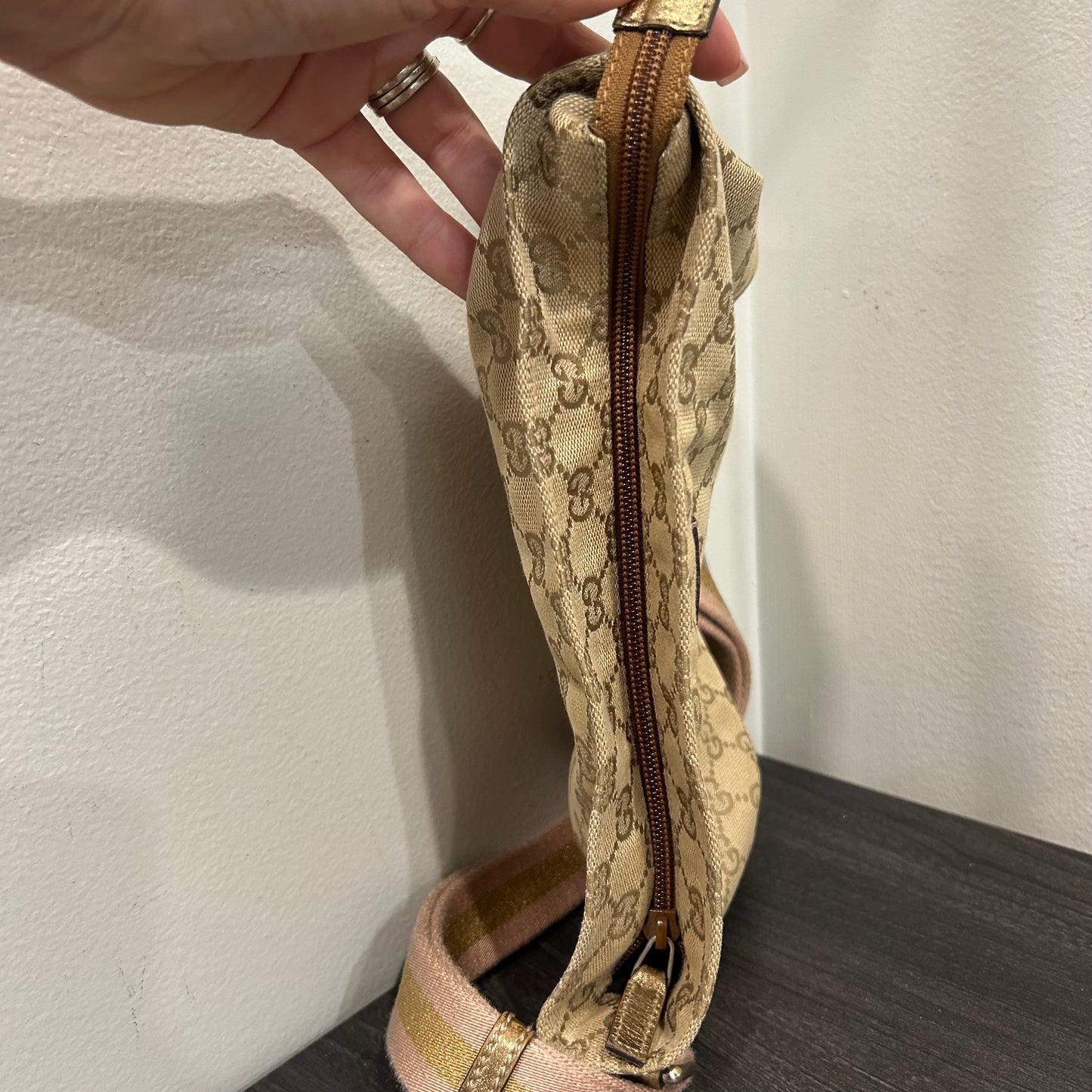 1020 GUCCI Crossbody/Shoulder Bag