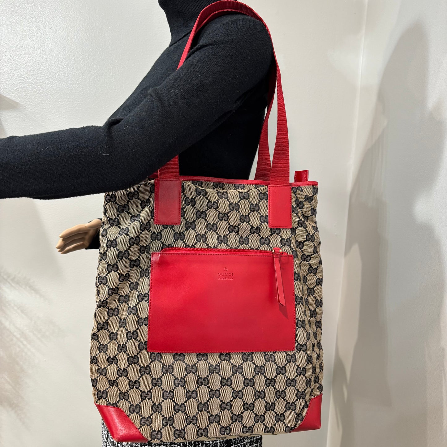 1103 GUCCI Tote