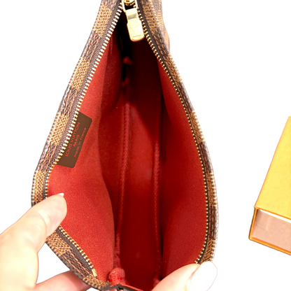 #8206 LOUIS VUITTON Damier Crossbody