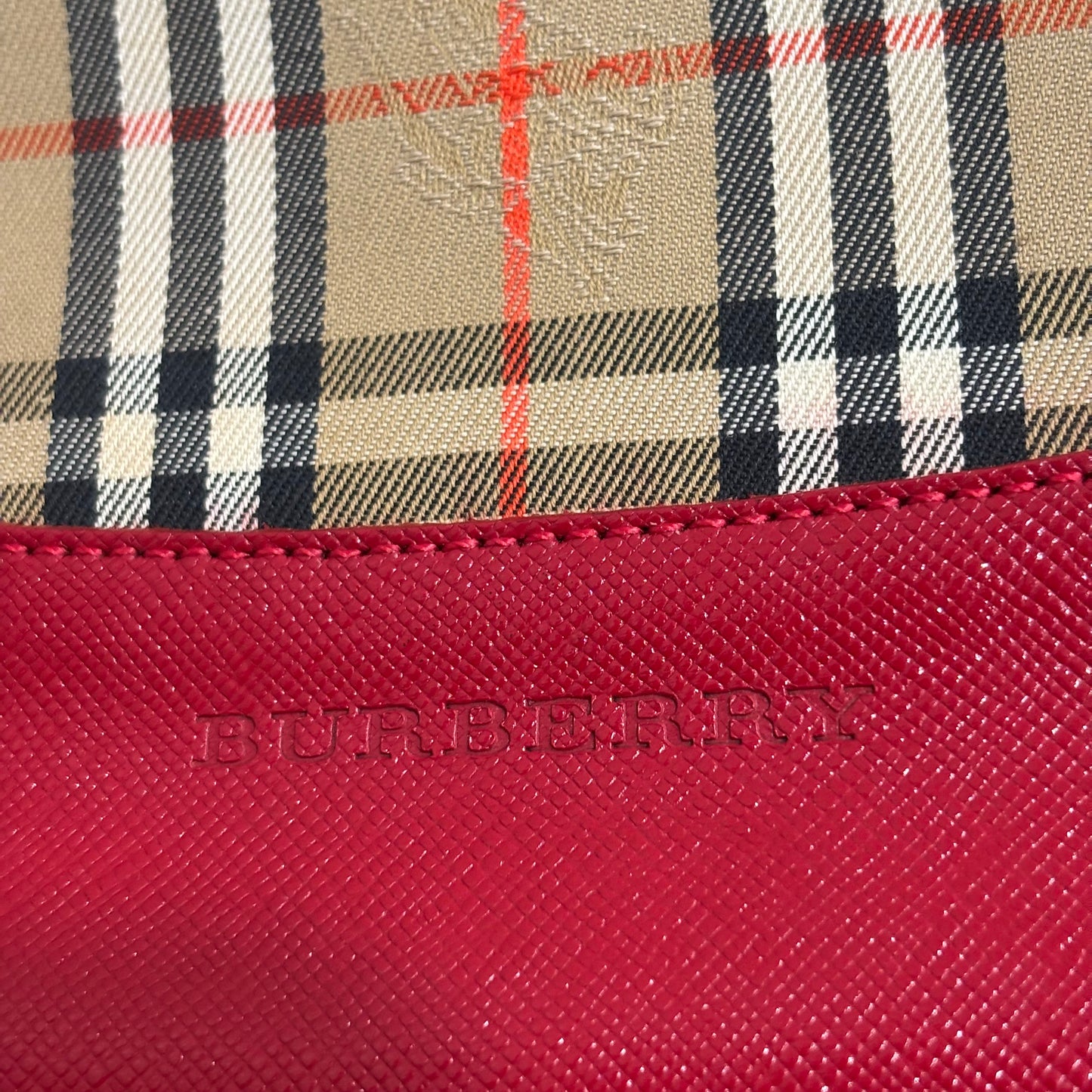 8890 BURBERRY Tote