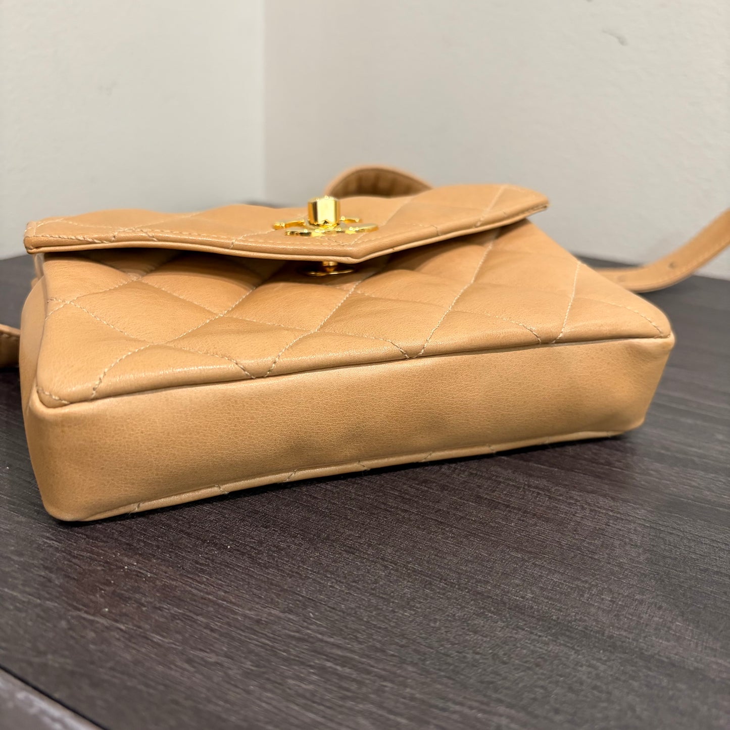 #1103 CHANEL Vintage Beige Lambskin Belt Bag