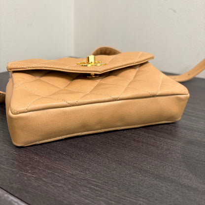 #1103 CHANEL Vintage Beige Lambskin Belt Bag