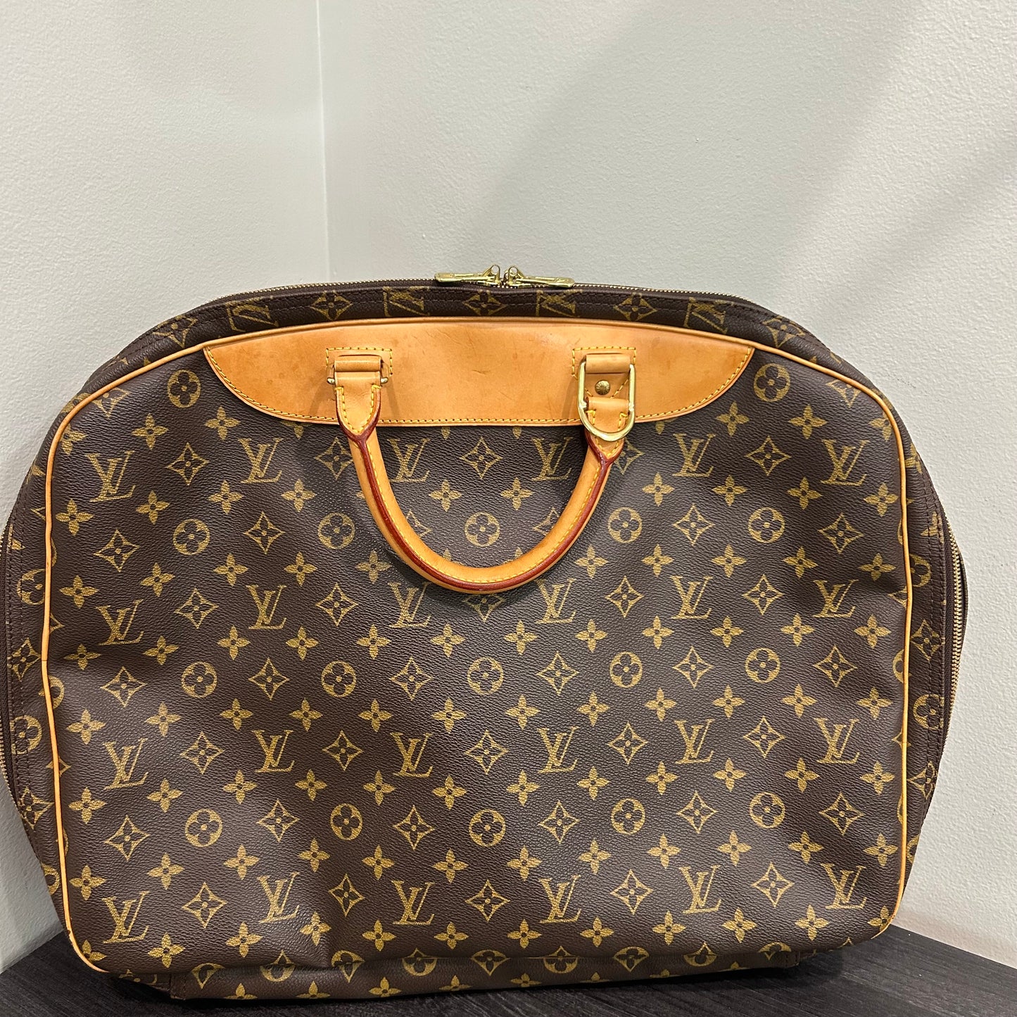 #267 LOUIS VUITTON Alize Trois Poche