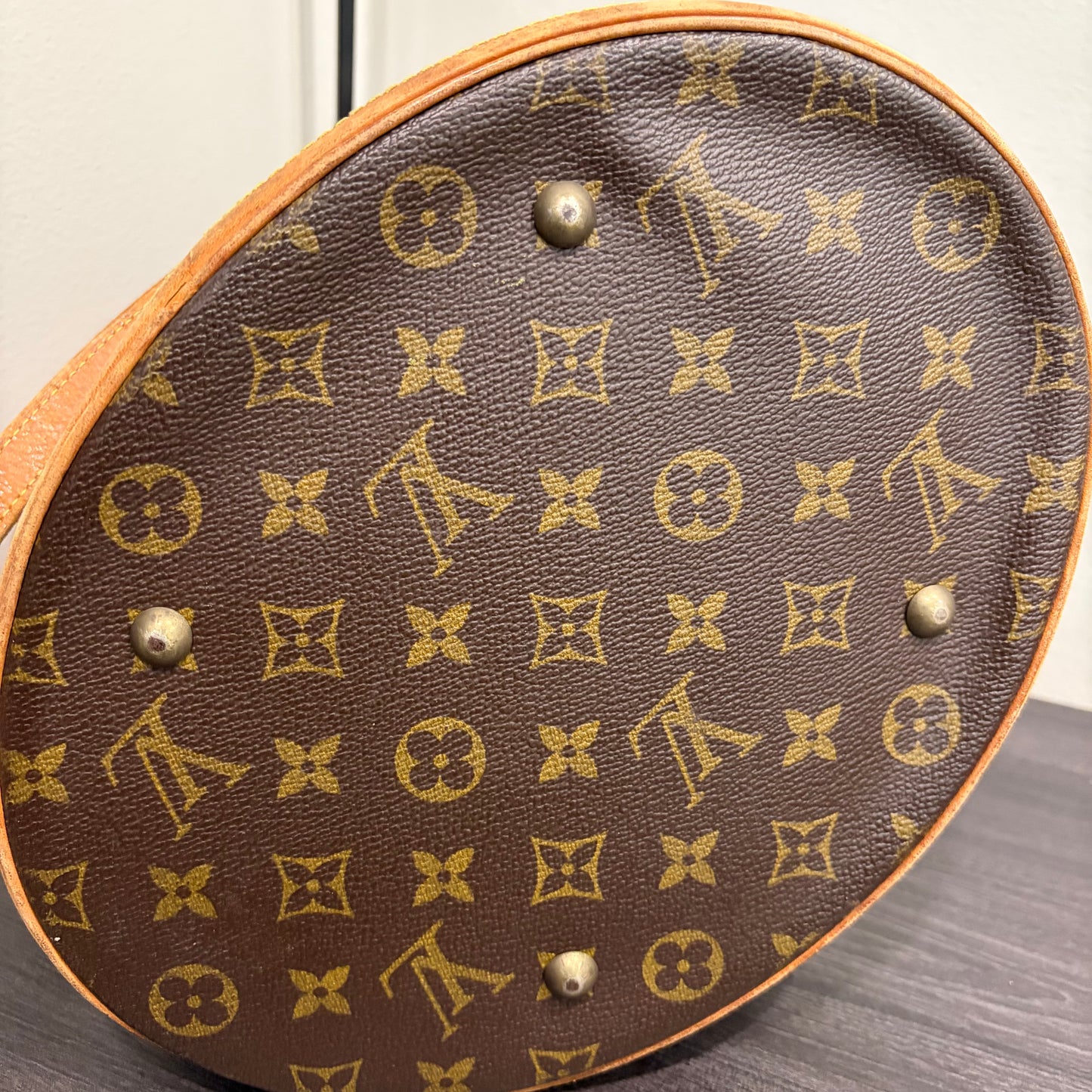 #8202 LOUIS VUITTON Monogram Bucket GM