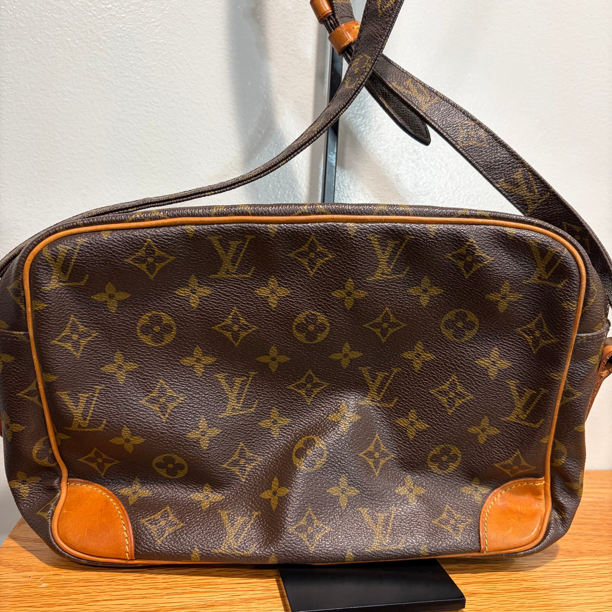 #108 LOUIS VUITTON Nile Crossbody