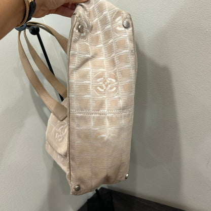 1053 CHANEL Travel Ligne Tote Neutral