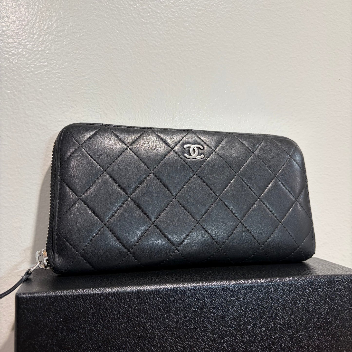 #3218 CHANEL Black Quilted Zip Wallet