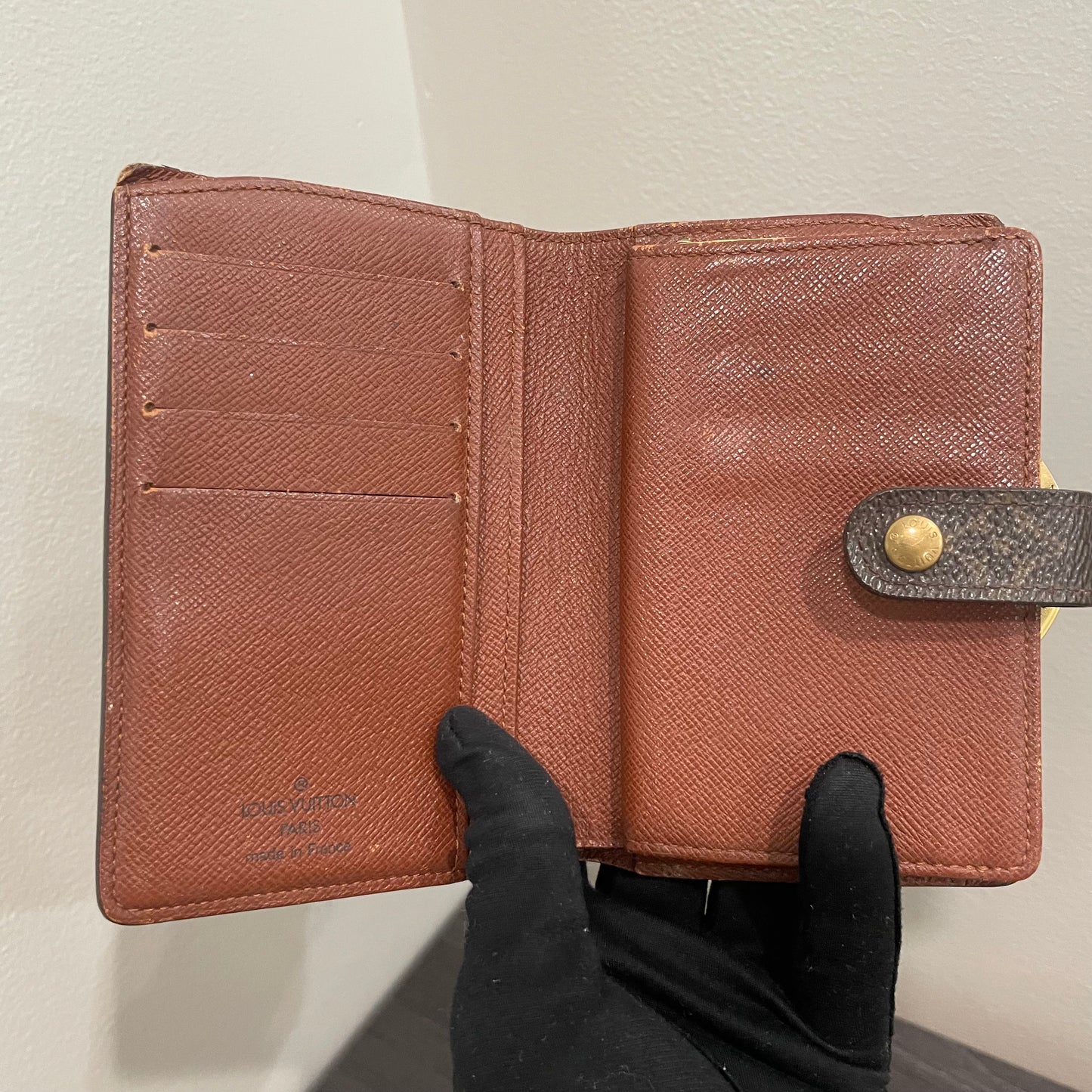 #185 LOUIS VUITTON Monogram Wallet with Kiss Clasp