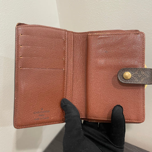 #185 LOUIS VUITTON Monogram Wallet with Kiss Clasp