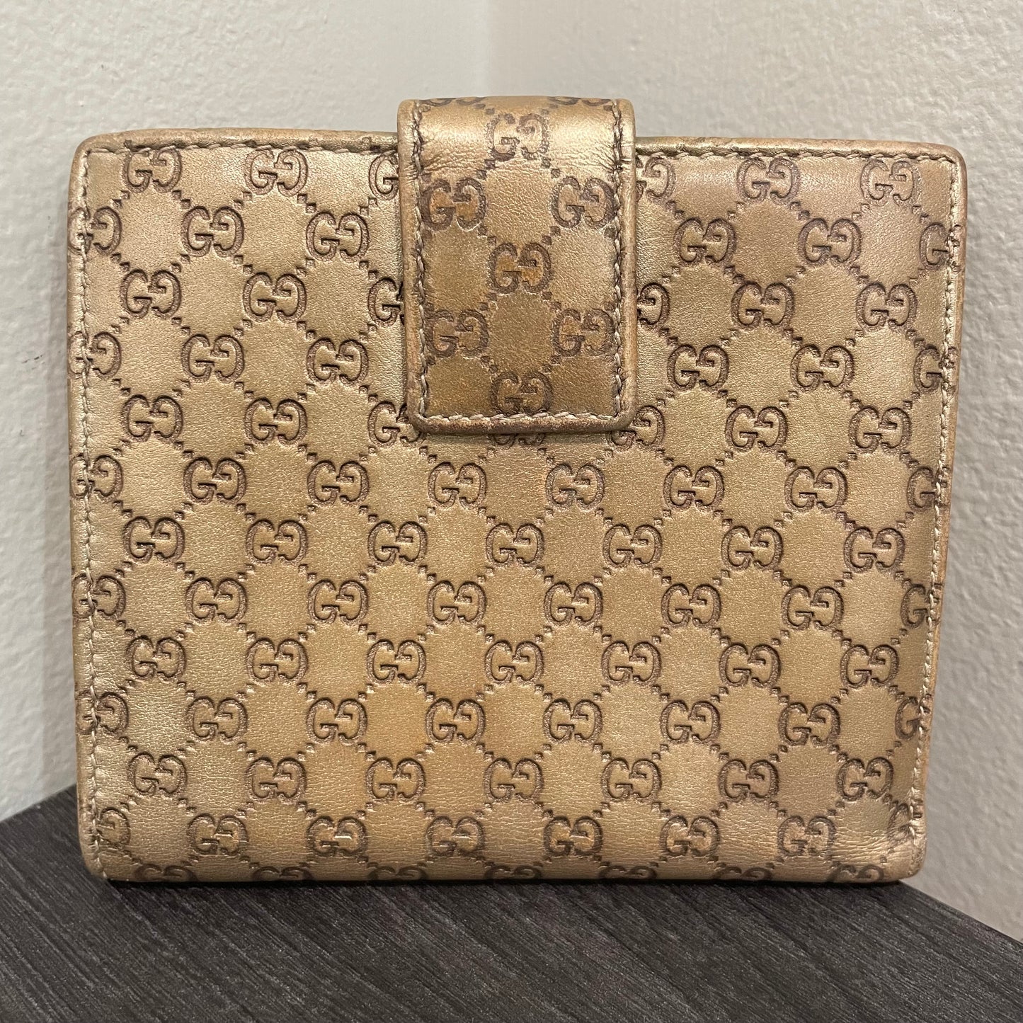 #181 GUCCI GG Leather Compact Wallet
