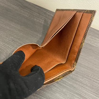 #182 LOUIS VUITTON Monogram Compact Wallet