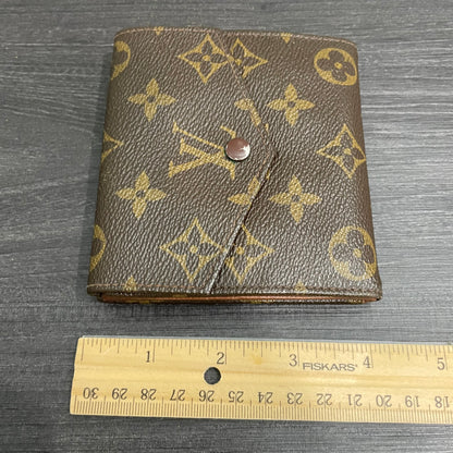 #182 LOUIS VUITTON Monogram Compact Wallet