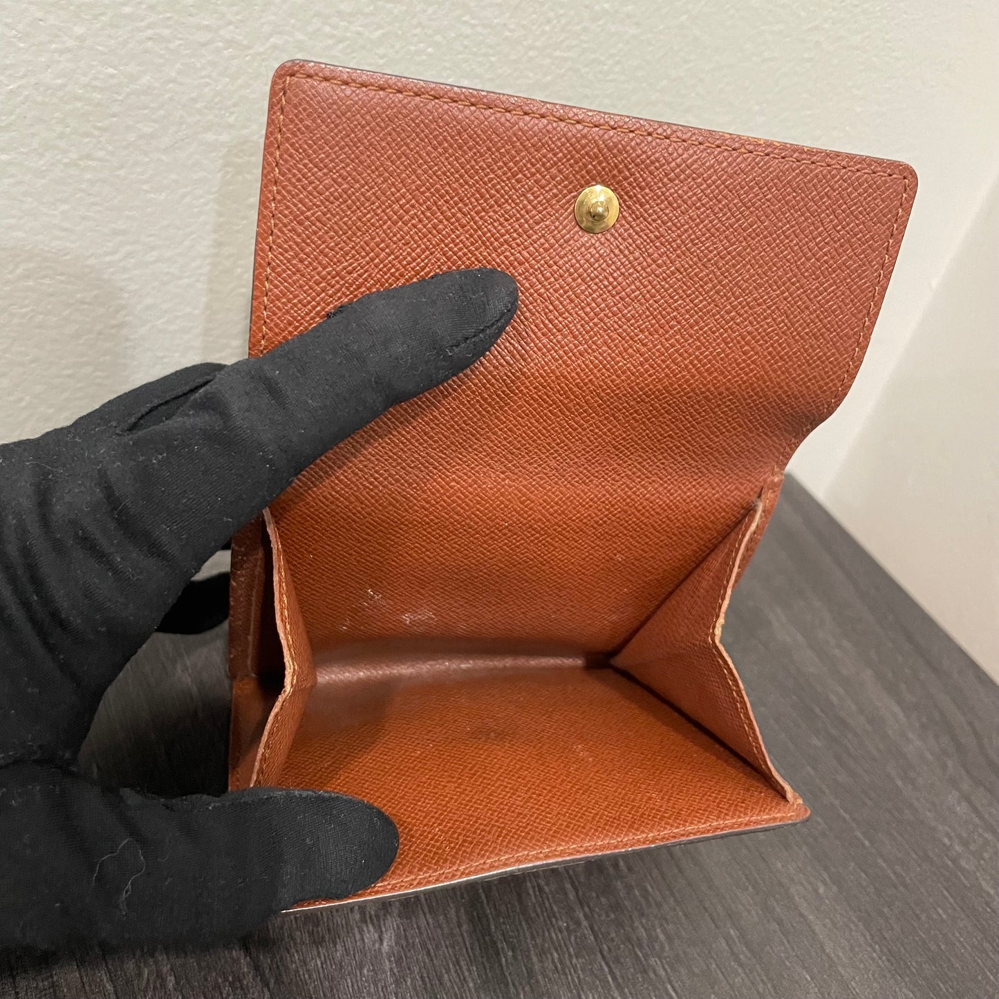 #183 LOUIS VUITTON Monogram Compact Wallet