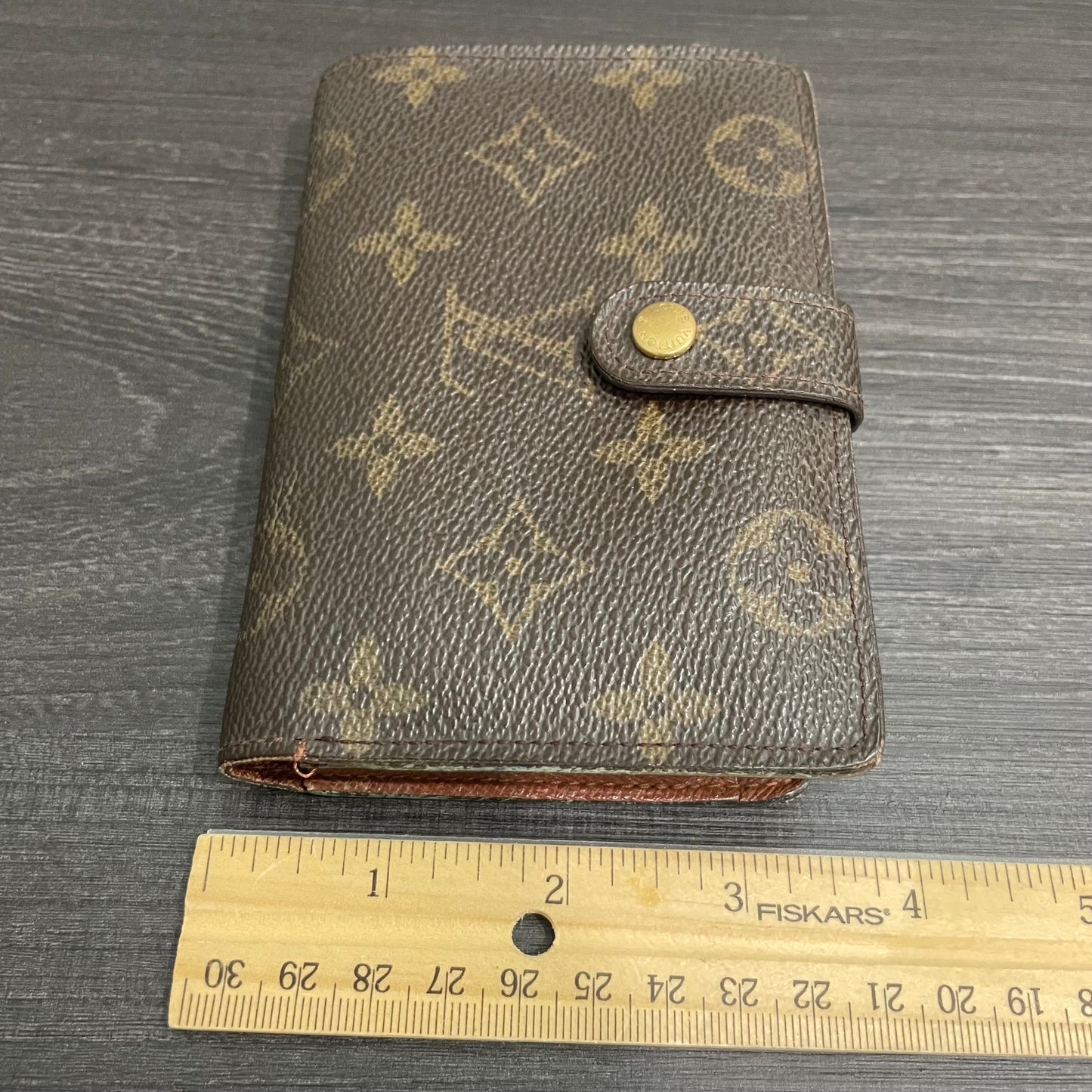 #185 LOUIS VUITTON Monogram Wallet with Kiss Clasp