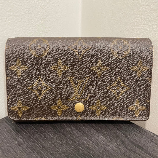 #186 LOUIS VUITTON Monogram Wallet