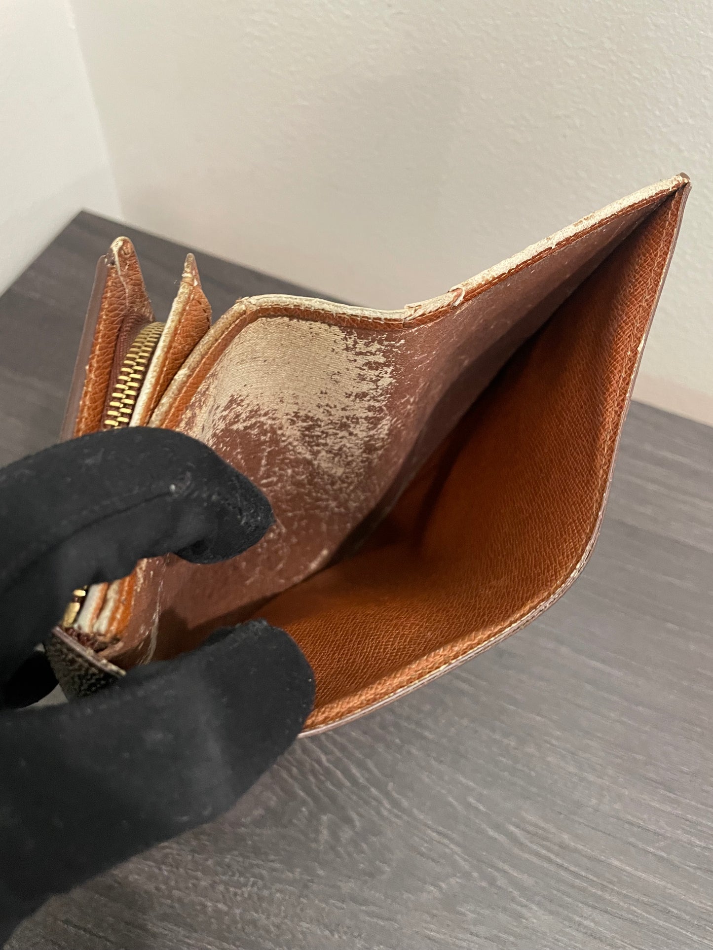 #186 LOUIS VUITTON Monogram Wallet
