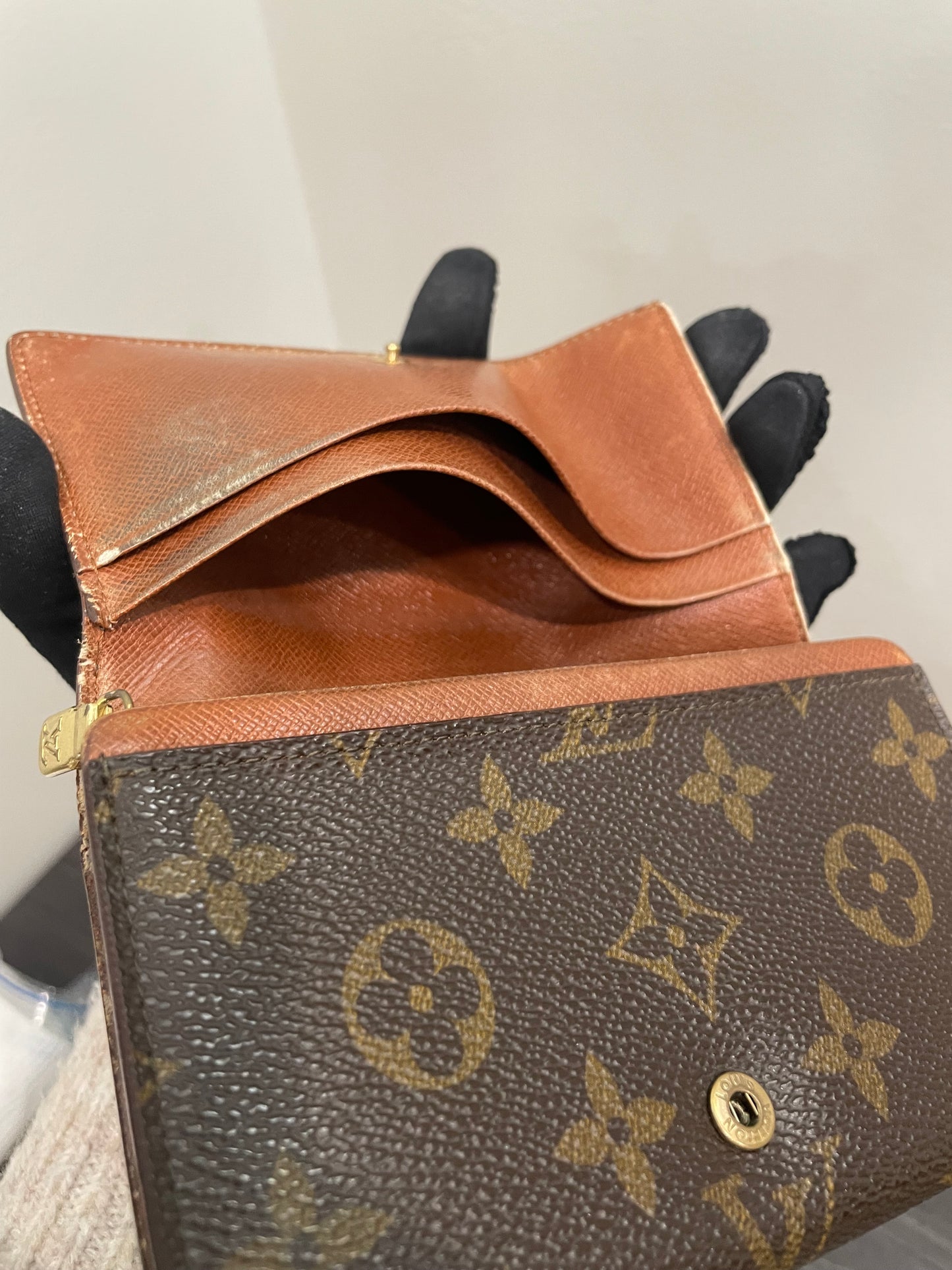 #186 LOUIS VUITTON Monogram Wallet