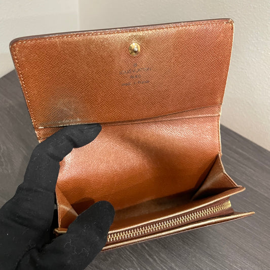 #186 LOUIS VUITTON Monogram Wallet