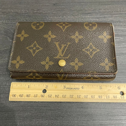 #186 LOUIS VUITTON Monogram Wallet