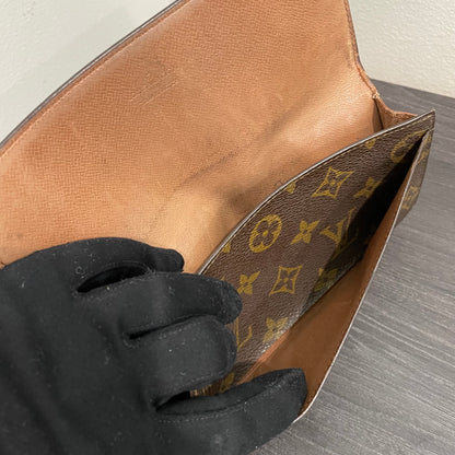#199 LOUIS VUITTON Monogram Bi-fold Long Wallet
