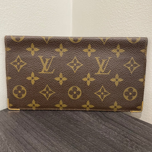 #200 LOUIS VUITTON Monogram Checkbook Holder