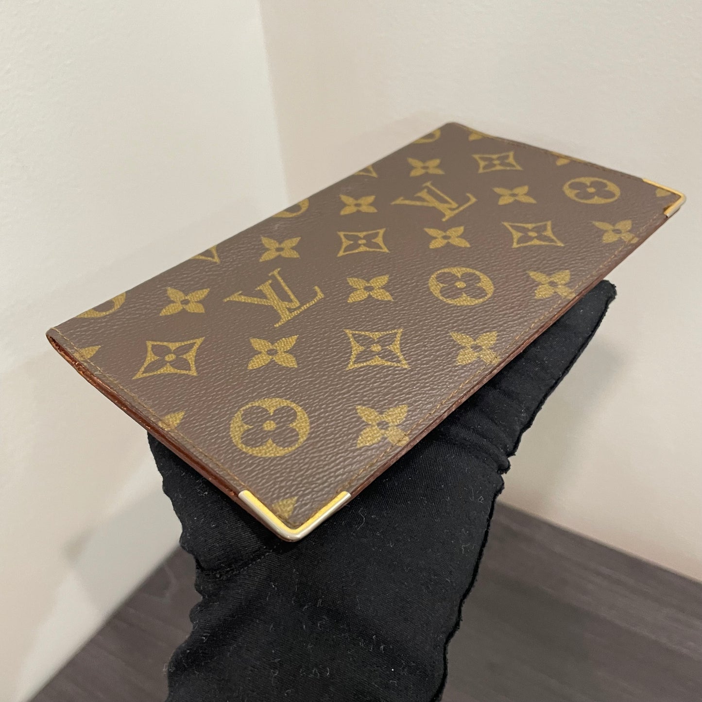 #200 LOUIS VUITTON Monogram Checkbook Holder