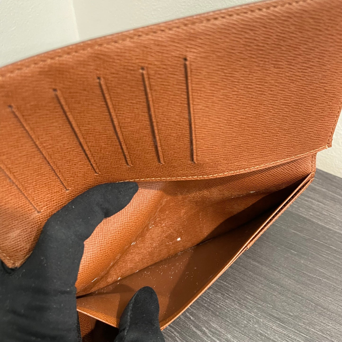 #201 LOUIS VUITTON Monogram Checkbook Holder