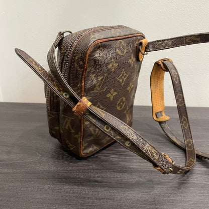 #601 LOUIS VUITTON Monogram Amazone Mini Crossbody