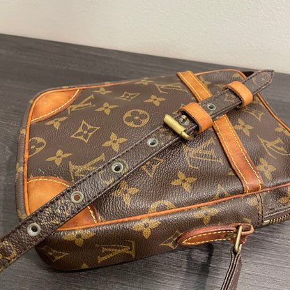 #602 LOUIS VUITTON Danube Crossbody