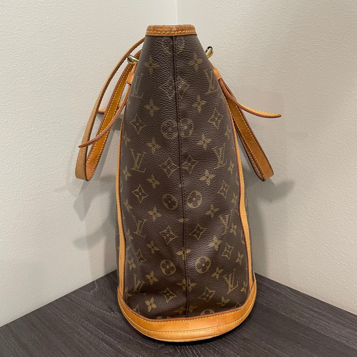 #604 LOUIS VUITTON Monogram Bucket Shoulder Bag