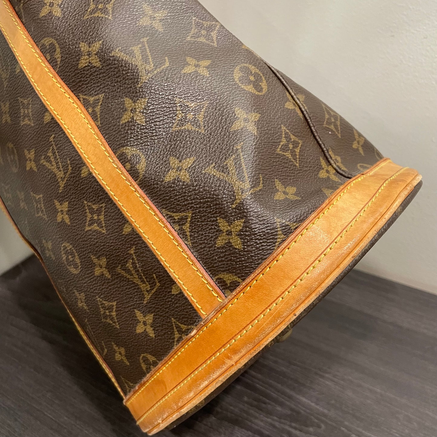 #604 LOUIS VUITTON Monogram Bucket Shoulder Bag