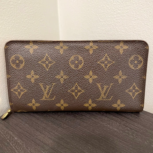 July-9 BAG DROP (Subscriber Price $200) Louis Vuitton Monogram Zippy Wallet