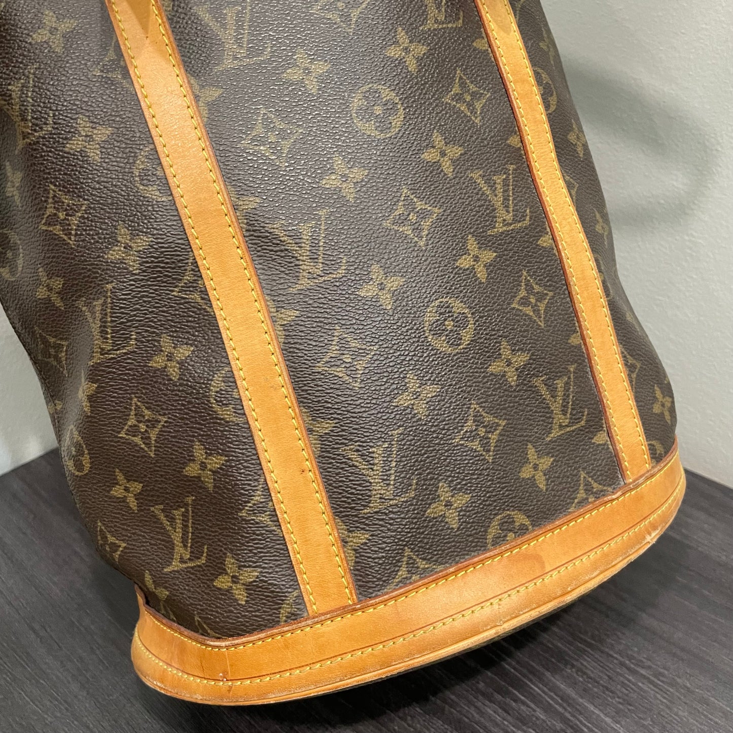 #604 LOUIS VUITTON Monogram Bucket Shoulder Bag