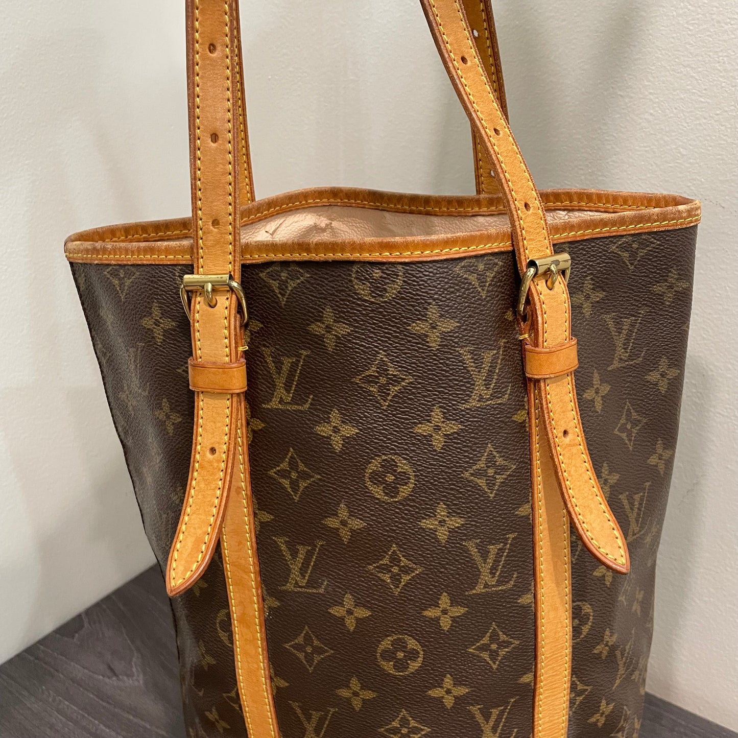 #604 LOUIS VUITTON Monogram Bucket Shoulder Bag