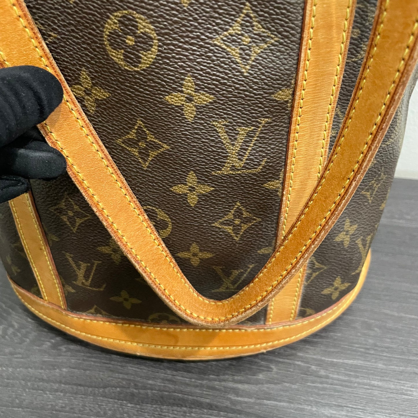 #604 LOUIS VUITTON Monogram Bucket Shoulder Bag