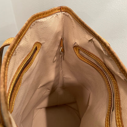 #604 LOUIS VUITTON Monogram Bucket Shoulder Bag